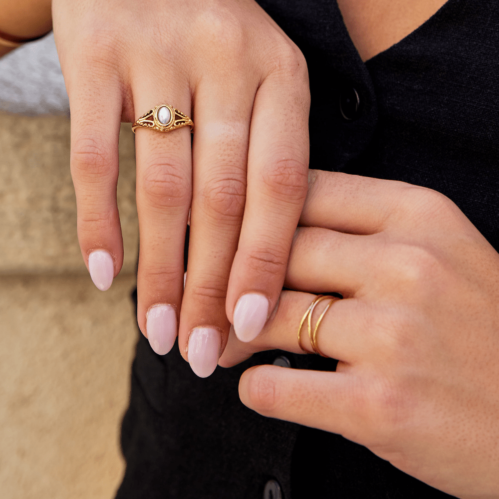 Alicia - Elegant Gold Ring