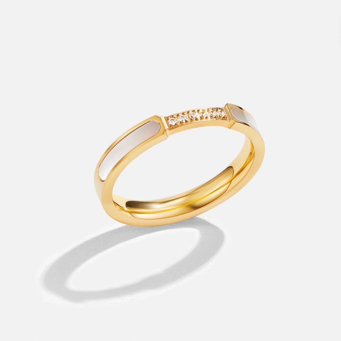 Bibiana - Elegant Pearl and Crystal Ring