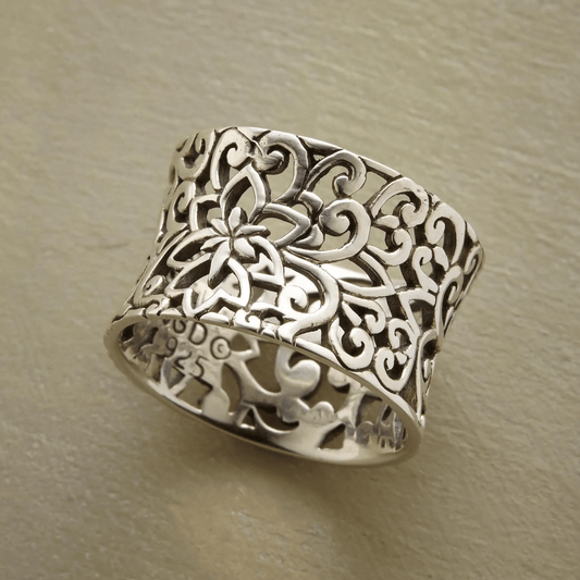 Carolina - Antique Hollow Silver Band