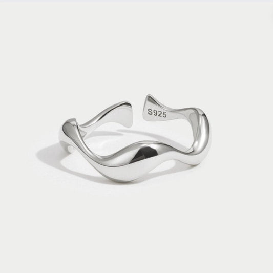 Elegant Silver Wave Band