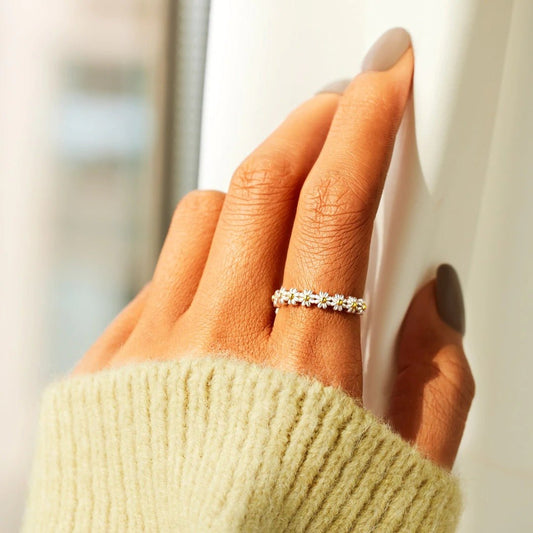 Nieves - Opulent Floral Ring