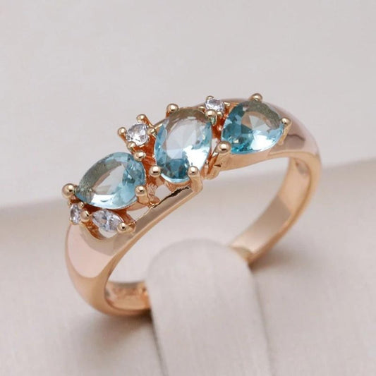 Stunning Vintage Blue Cubic Zirconia Ring in Gold