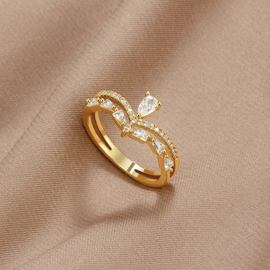 Valeria - Exquisite Crystal Elegance Ring