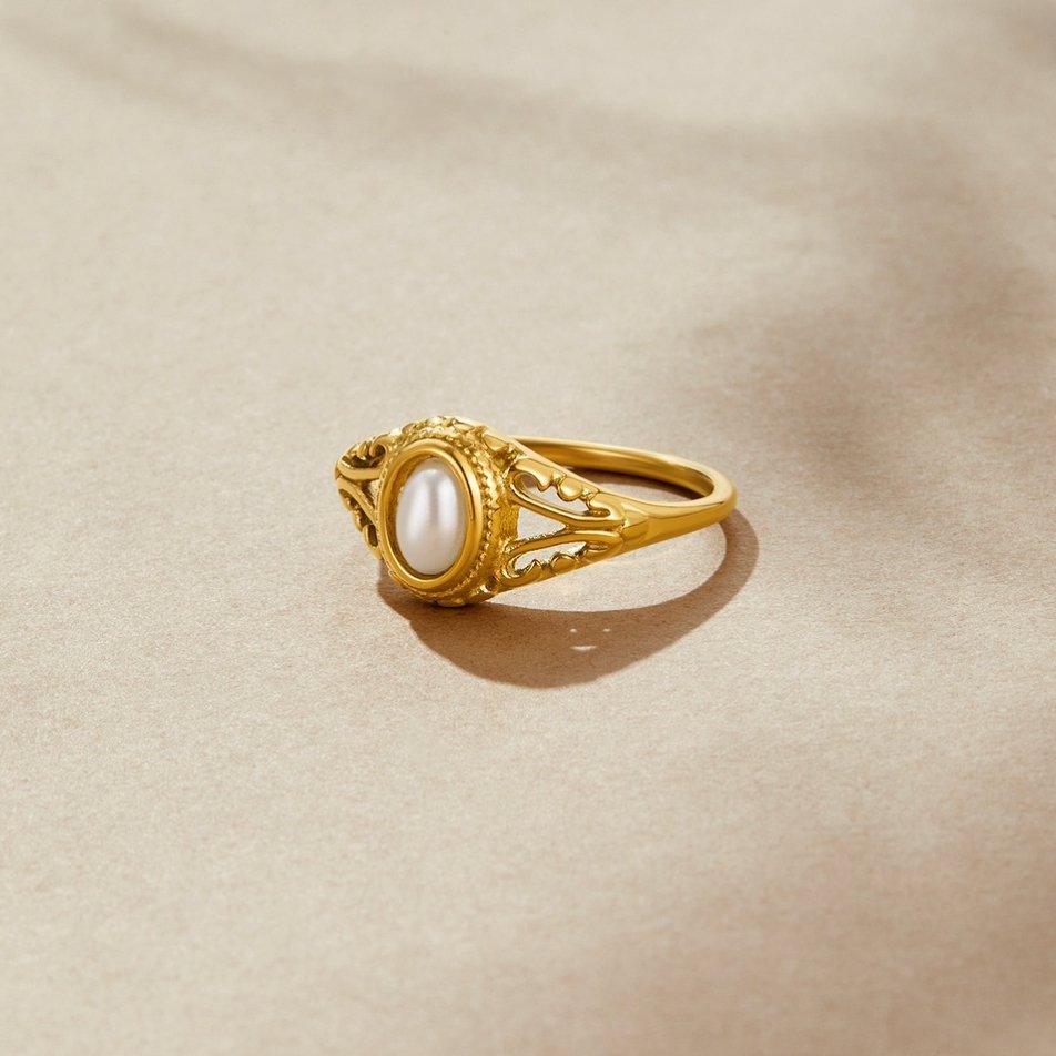 Aitana - Classic Pearl Vintage Ring