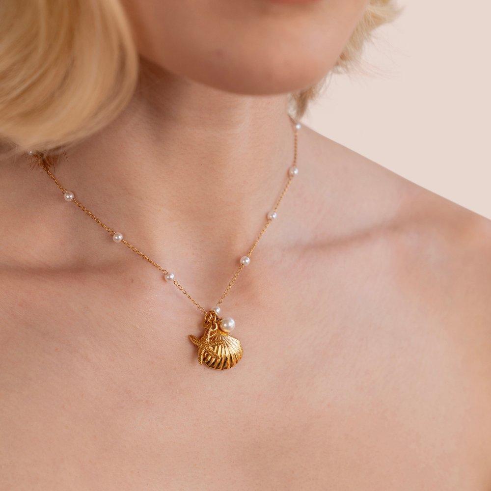 Aria Seashell Charm Necklace