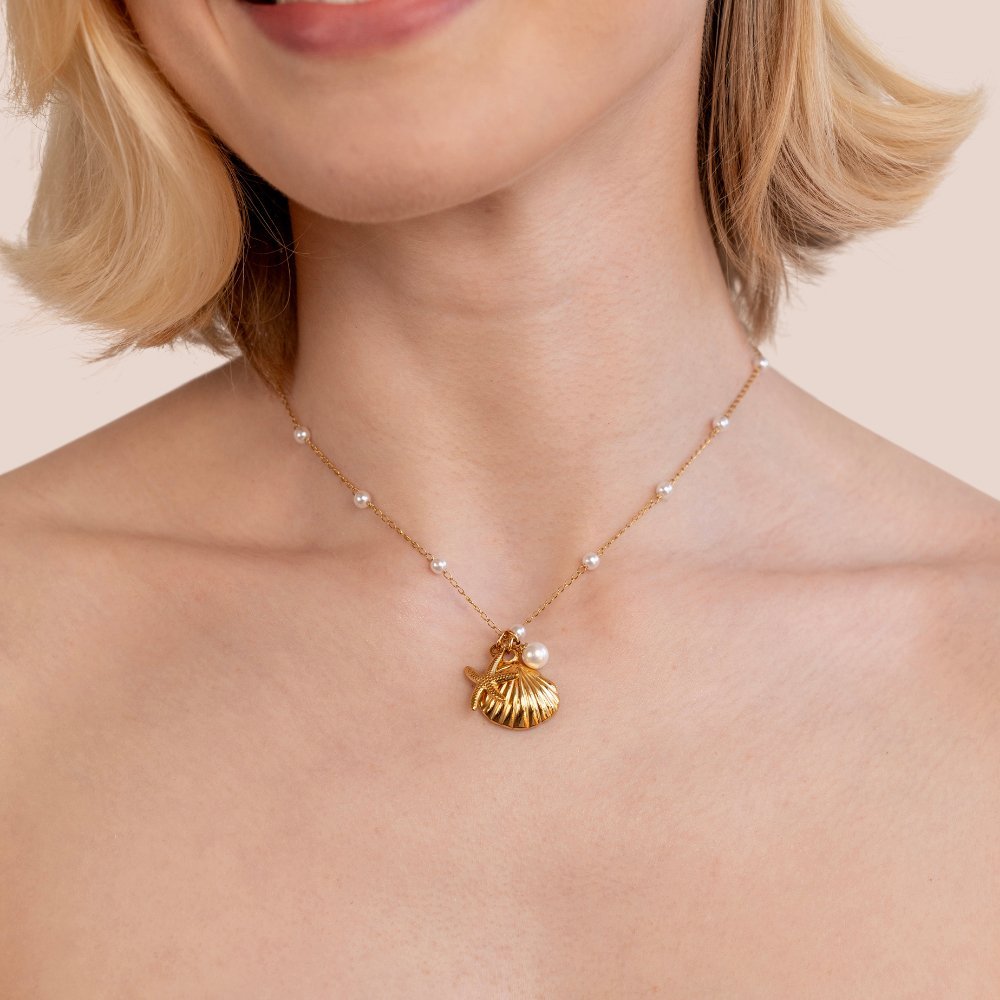 Aria Seashell Charm Necklace