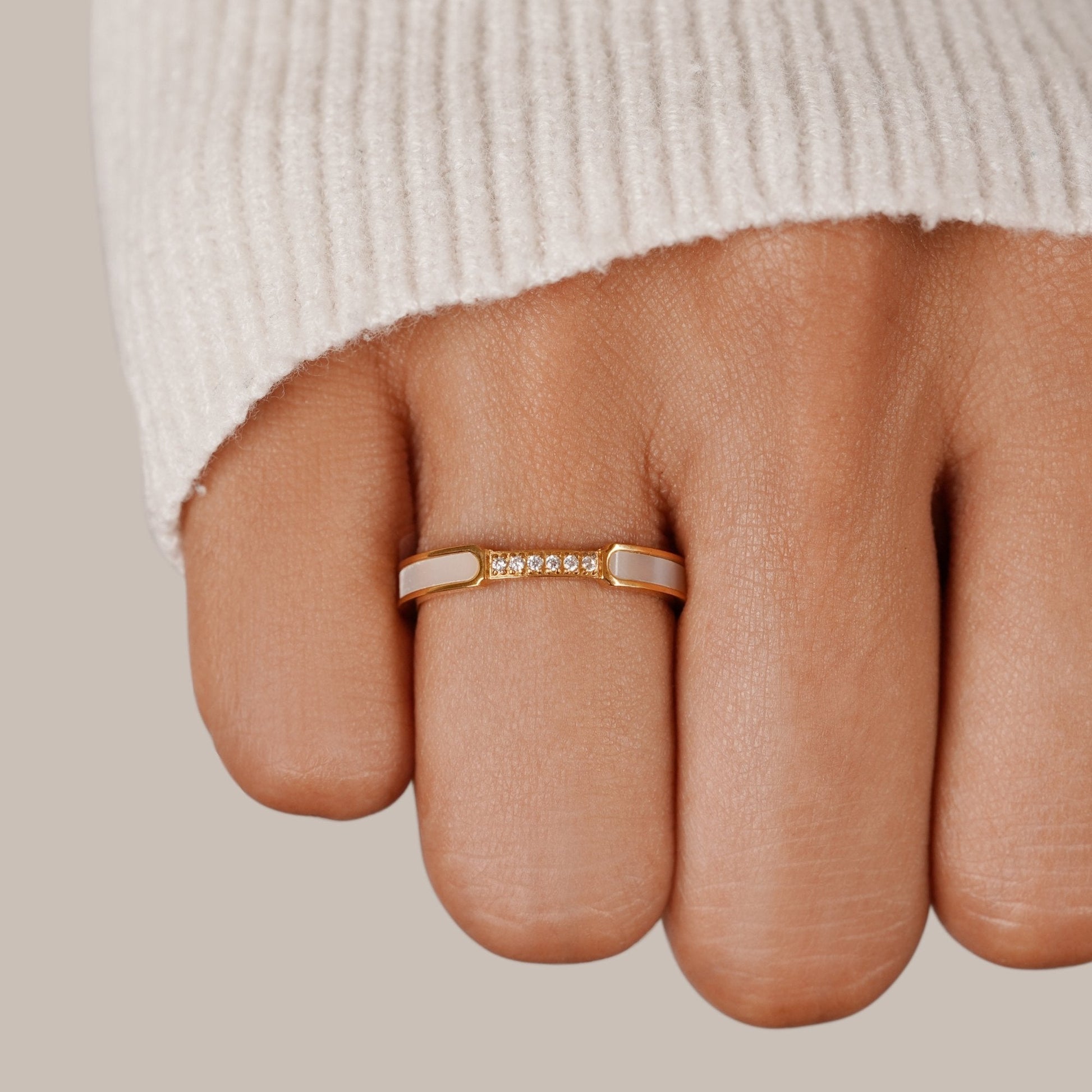 Bibiana - Elegant Pearl and Crystal Ring
