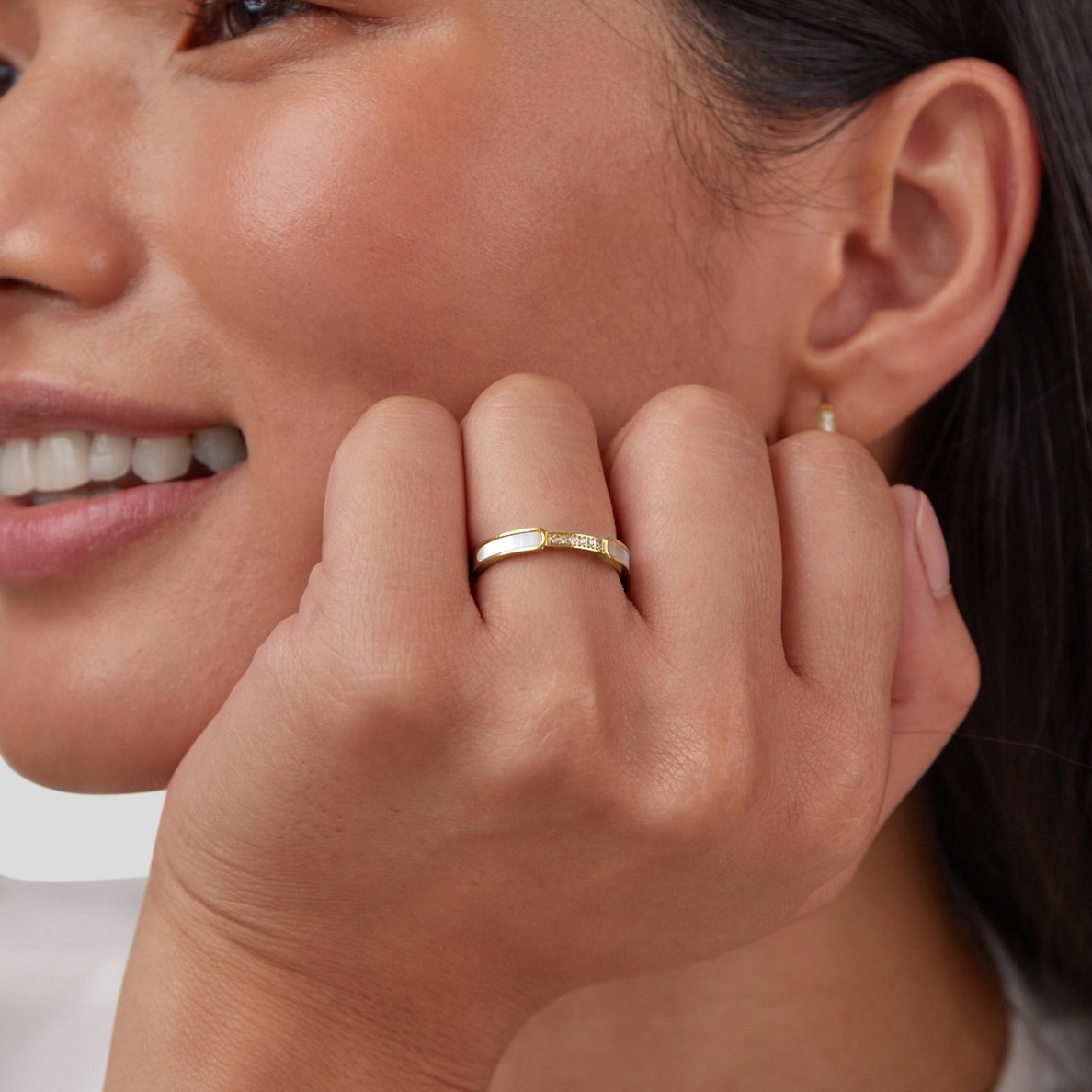 Bibiana - Elegant Pearl and Crystal Ring