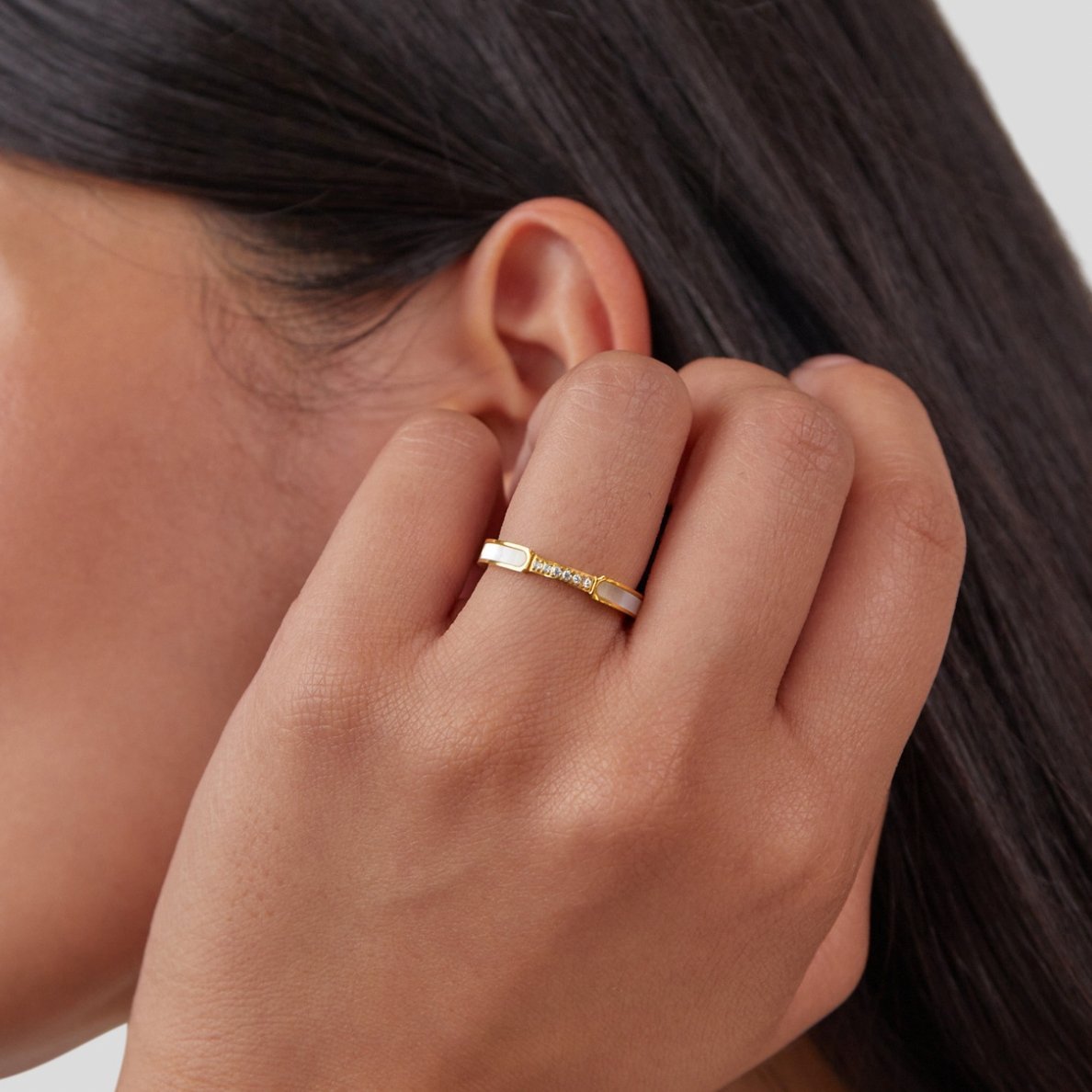 Bibiana - Elegant Pearl and Crystal Ring