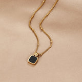 Chic Midnight Collar