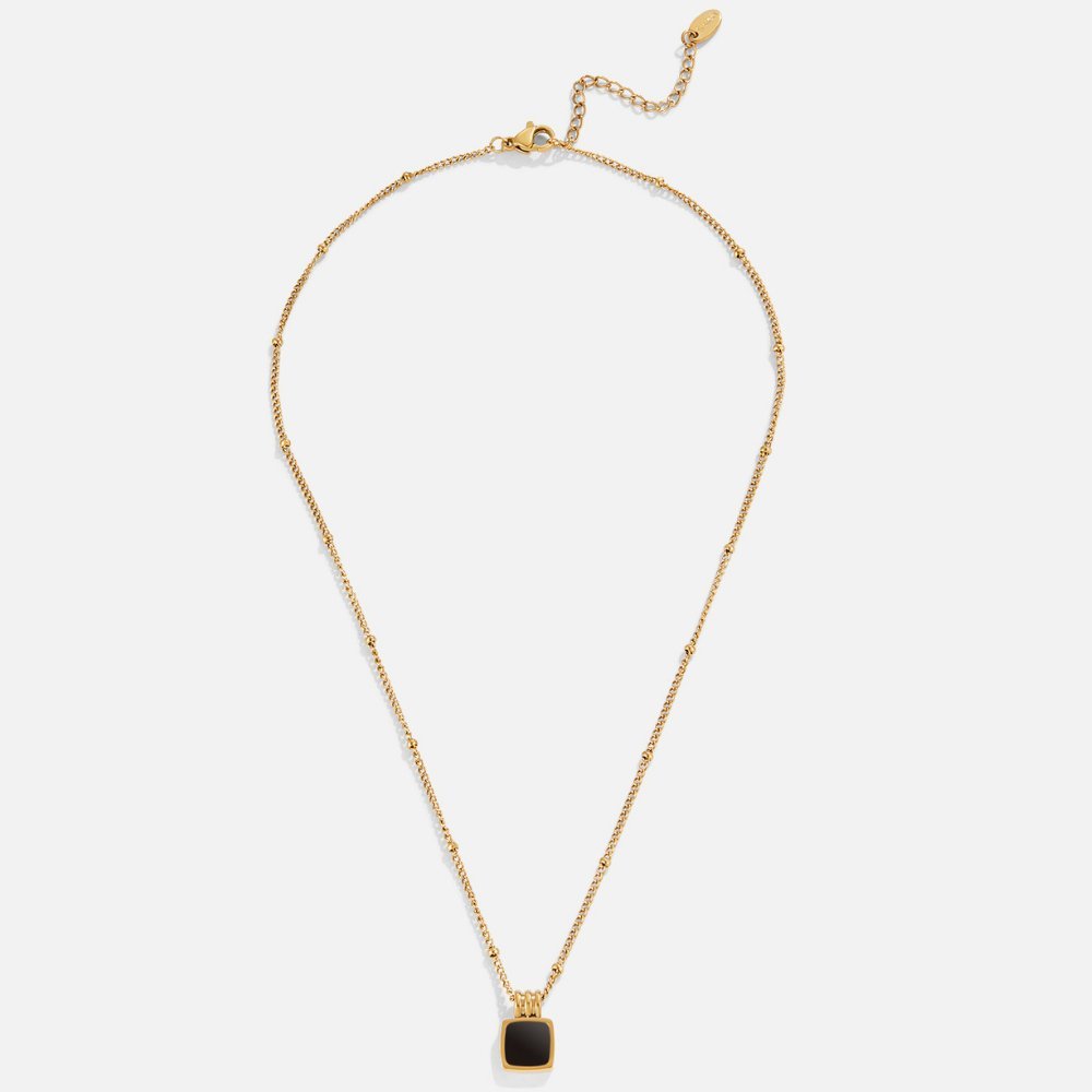 Chic Midnight Collar