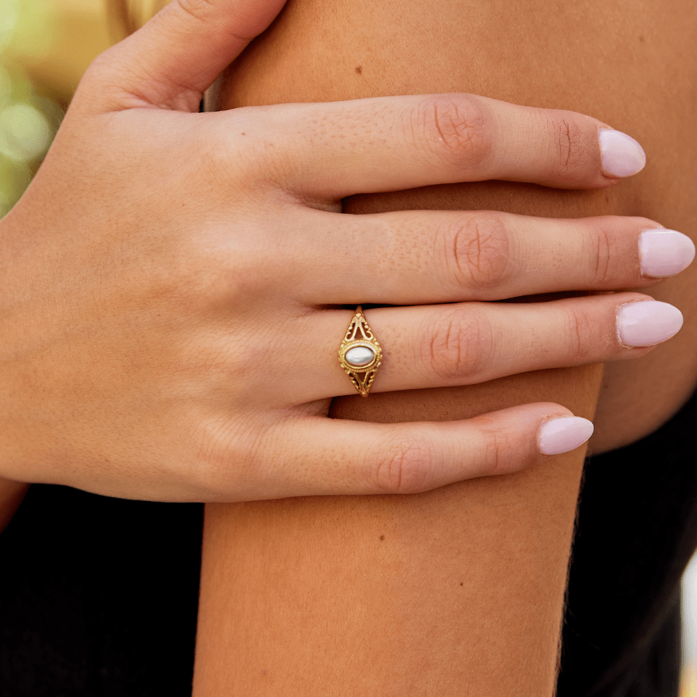 Classic Royal Pearl Vintage Ring