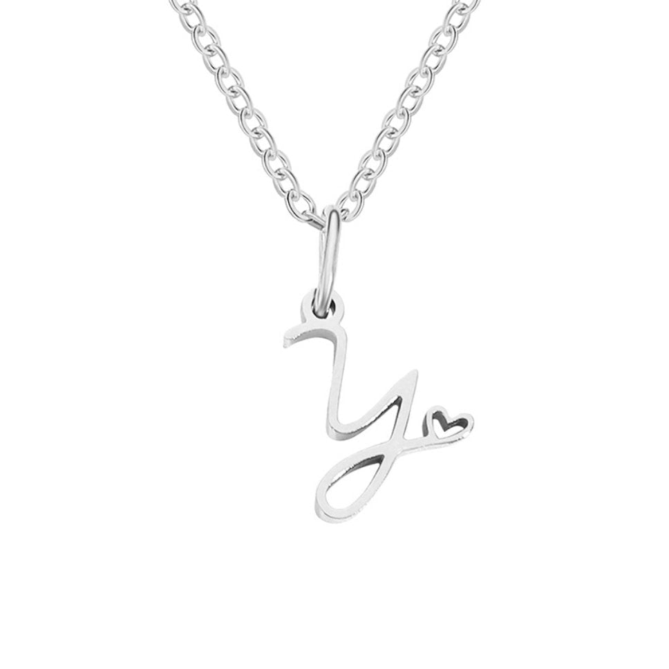 Collar con corazón de letras en tono plateado