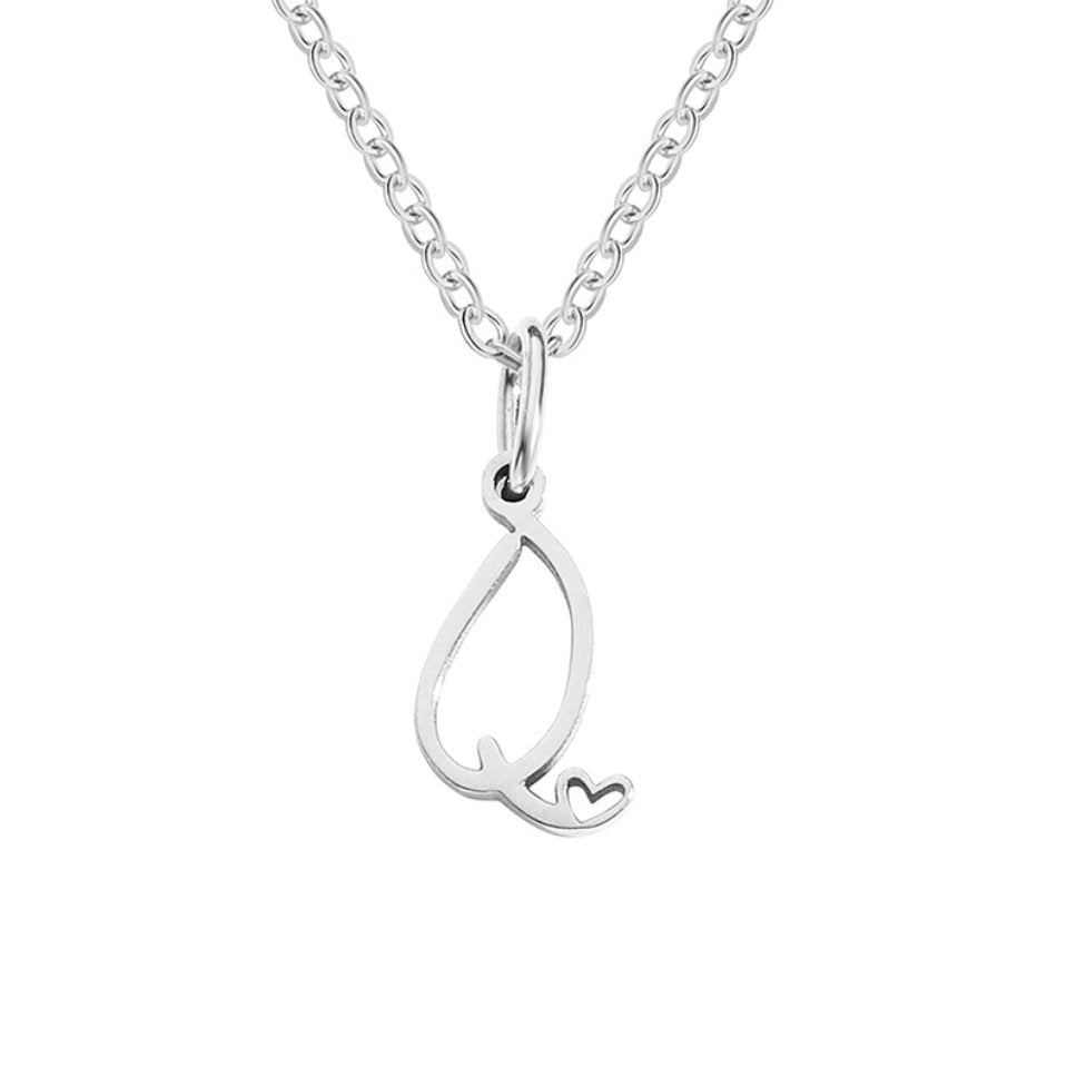 Collar con corazón de letras en tono plateado