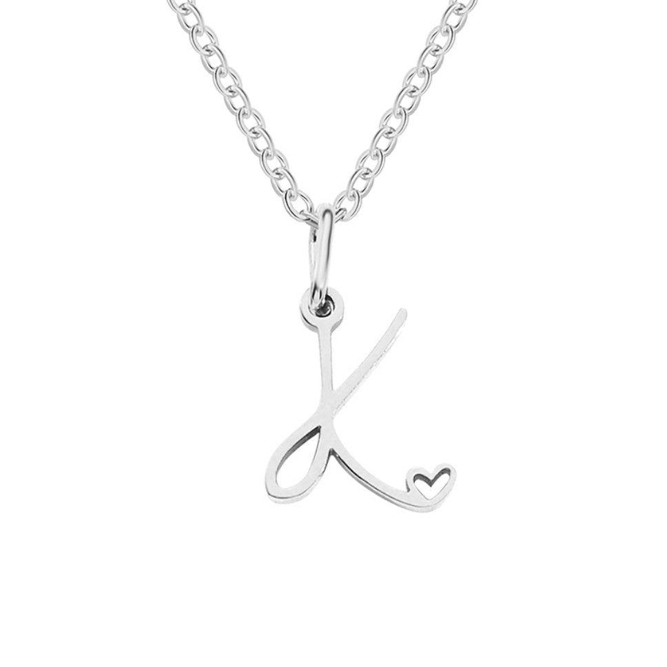 Collar con corazón de letras en tono plateado