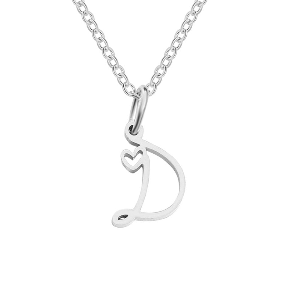 Collar con corazón de letras en tono plateado