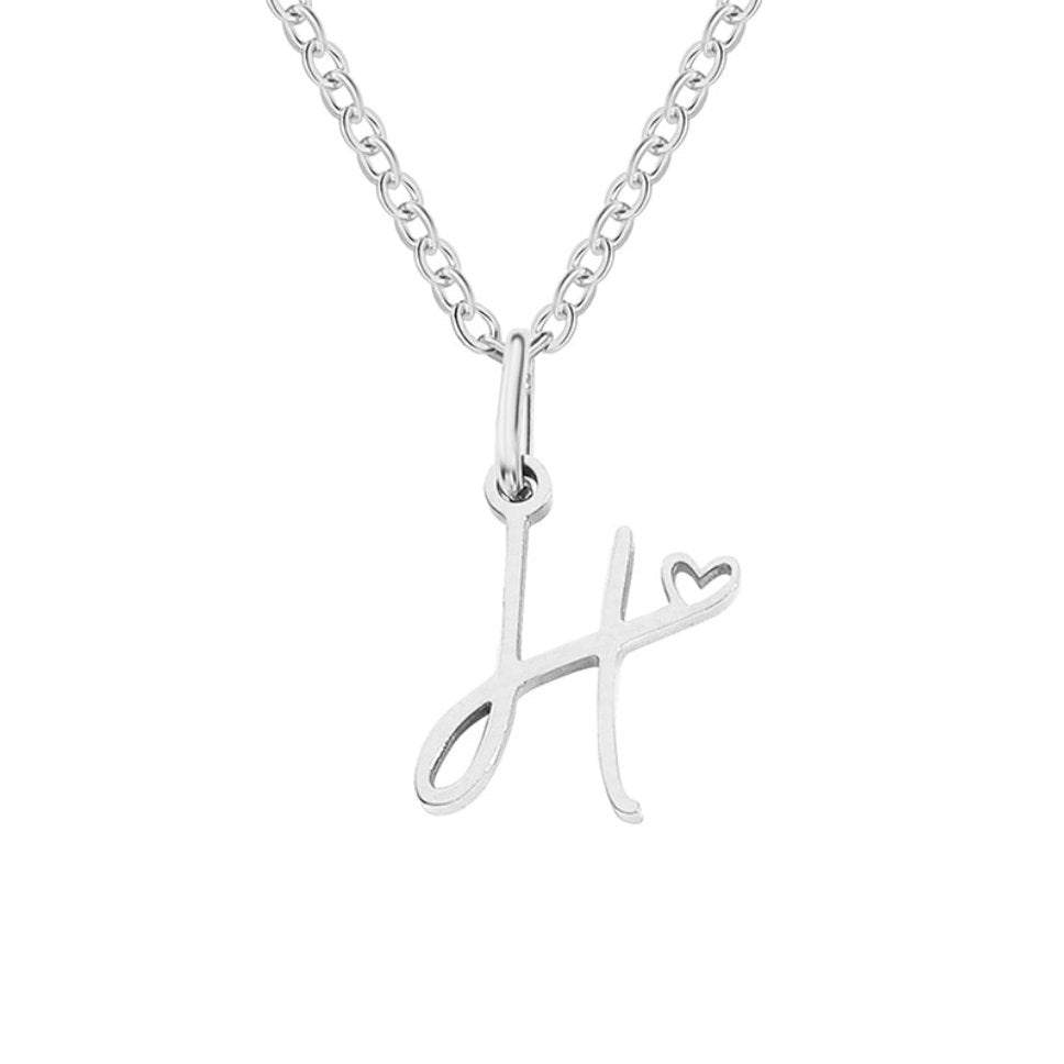 Collar con corazón de letras en tono plateado