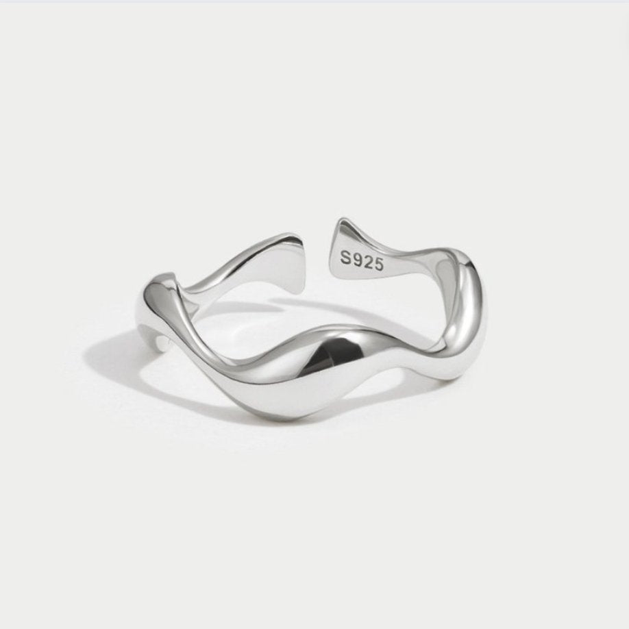 Elegant Silver Wave Band