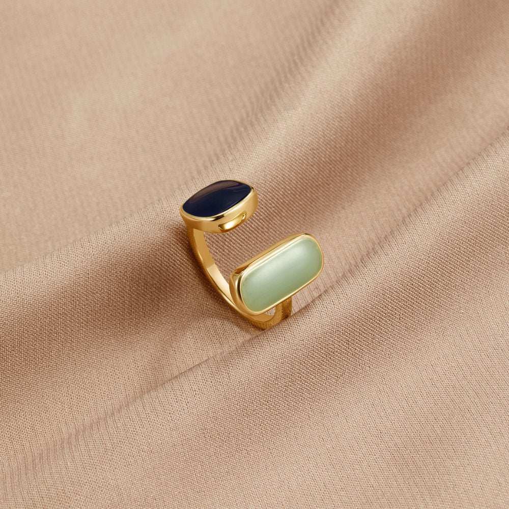 Embrace Ring with Aquamarine