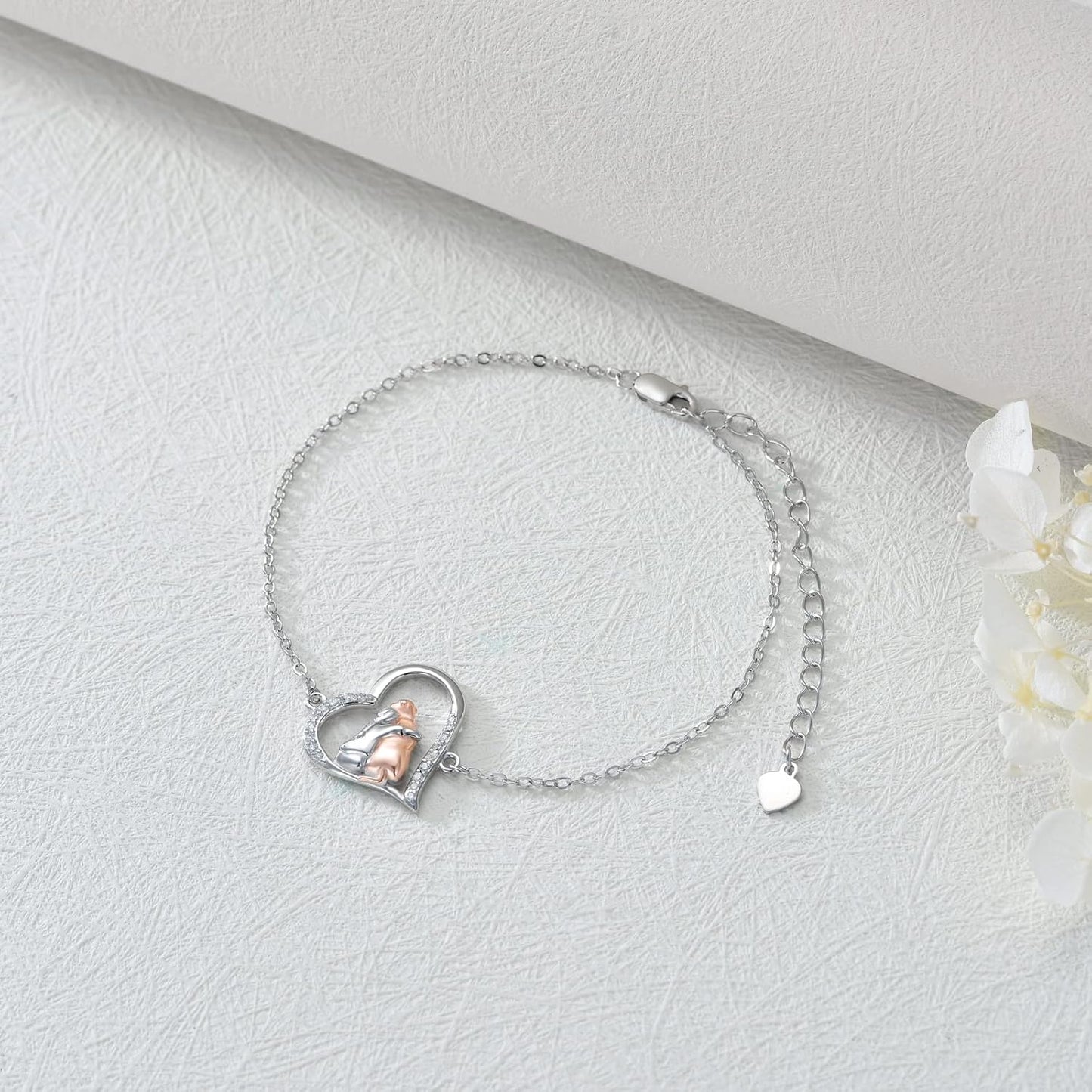 Hug™ — Delicate dog charm bracelet