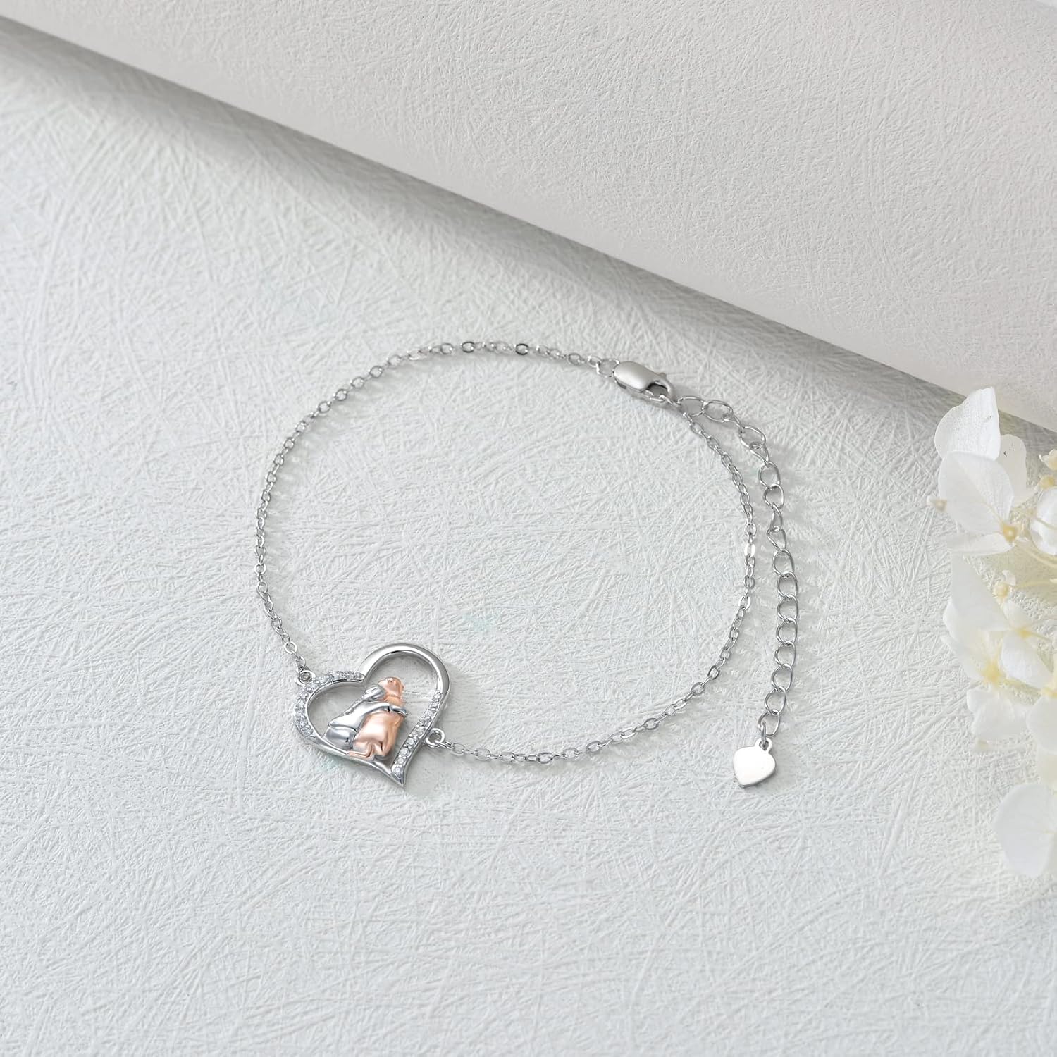 Hug™ — Delicate dog charm bracelet