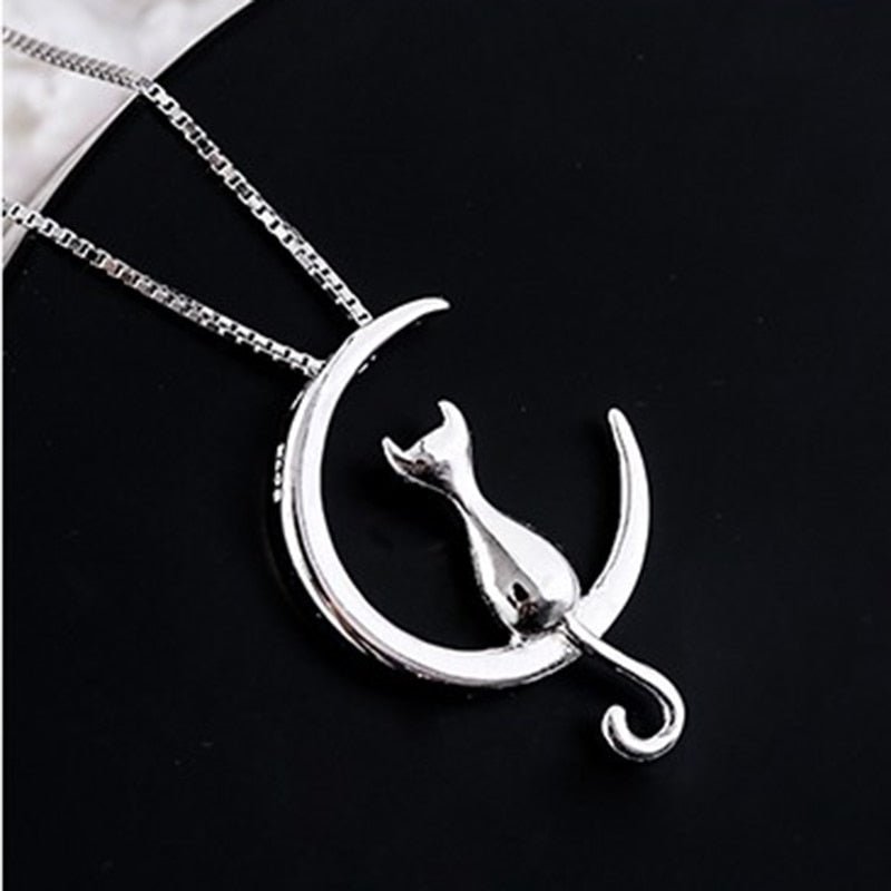 Luna™ — Crescent moon and cat elegant necklace