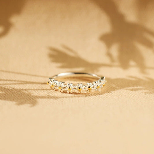 Nieves - Opulent Floral Ring