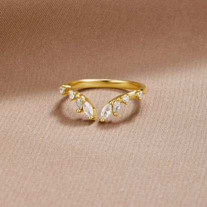 Noelia - Radiant Golden Crystal Wine Ring