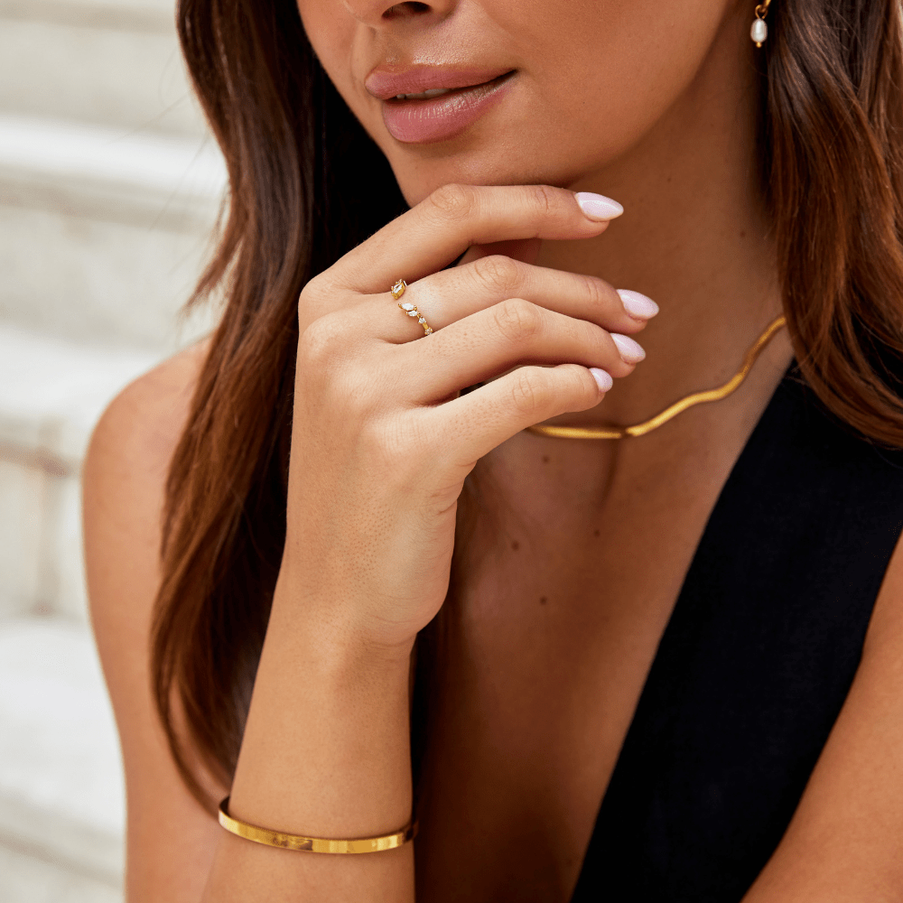 Noelia - Radiant Golden Crystal Wine Ring