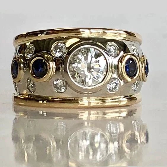 Retro Gold Ring with Zirconia Inlay