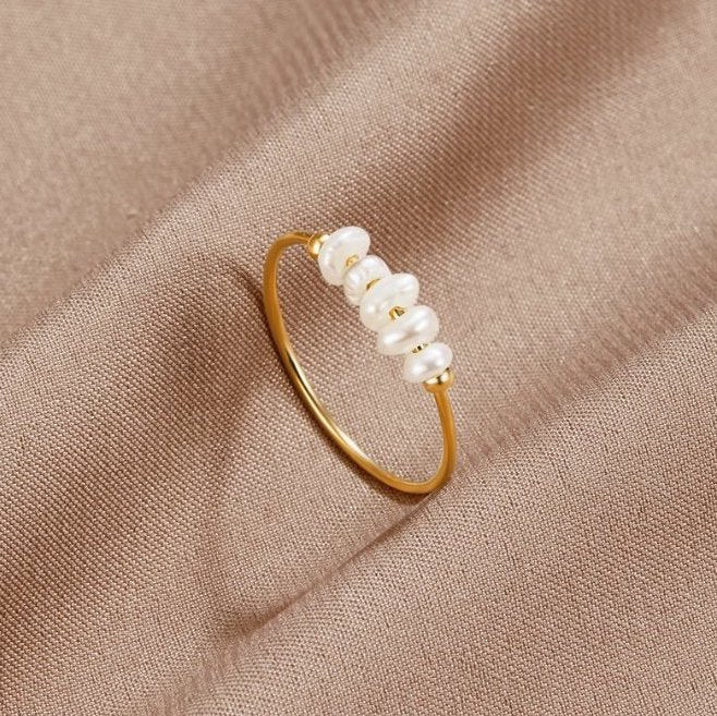 Silva - Ring Adorned with Freshwater Pearls