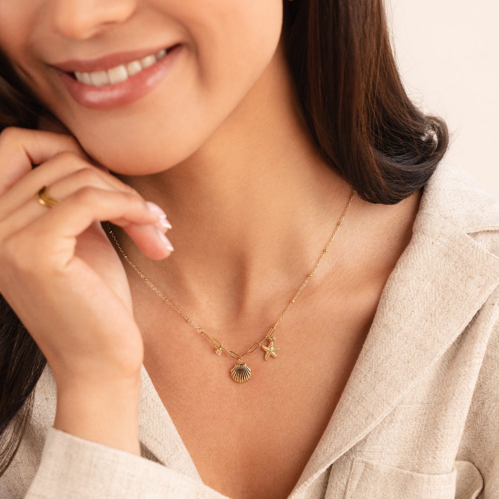 Starfish Pendant Necklace with Golden Shell