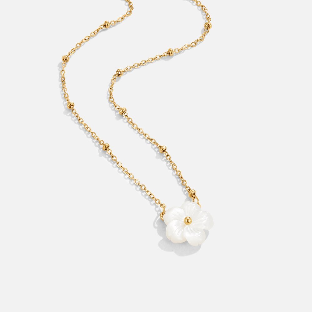 Stunning Floral Pendant Necklace