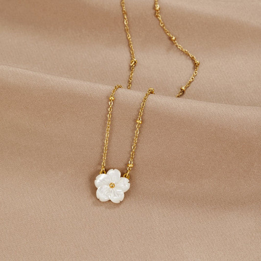 Stunning Floral Pendant Necklace