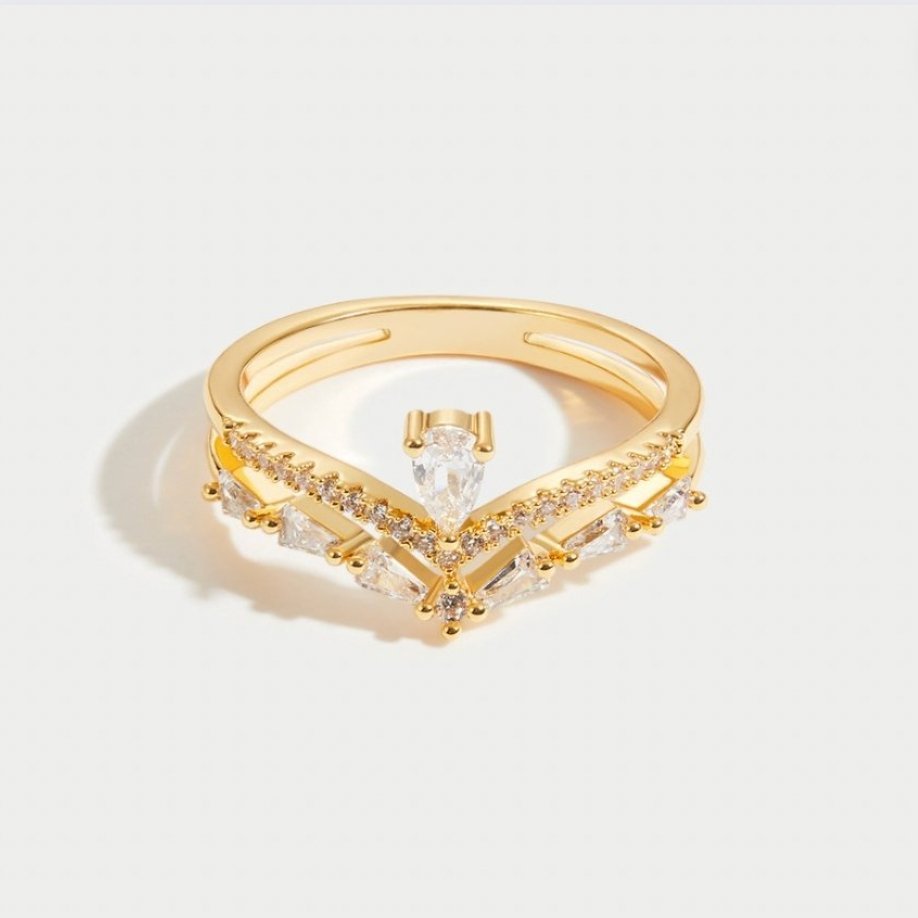 Valeria - Exquisite Crystal Elegance Ring