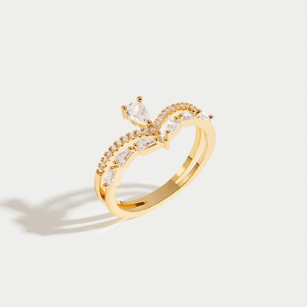Valeria - Exquisite Crystal Elegance Ring