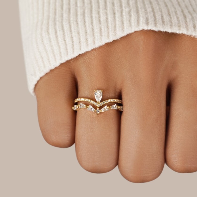 Valeria - Exquisite Crystal Elegance Ring