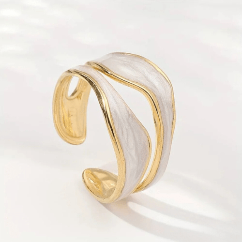 Vanesa - Classic White Gold Vintage Ring